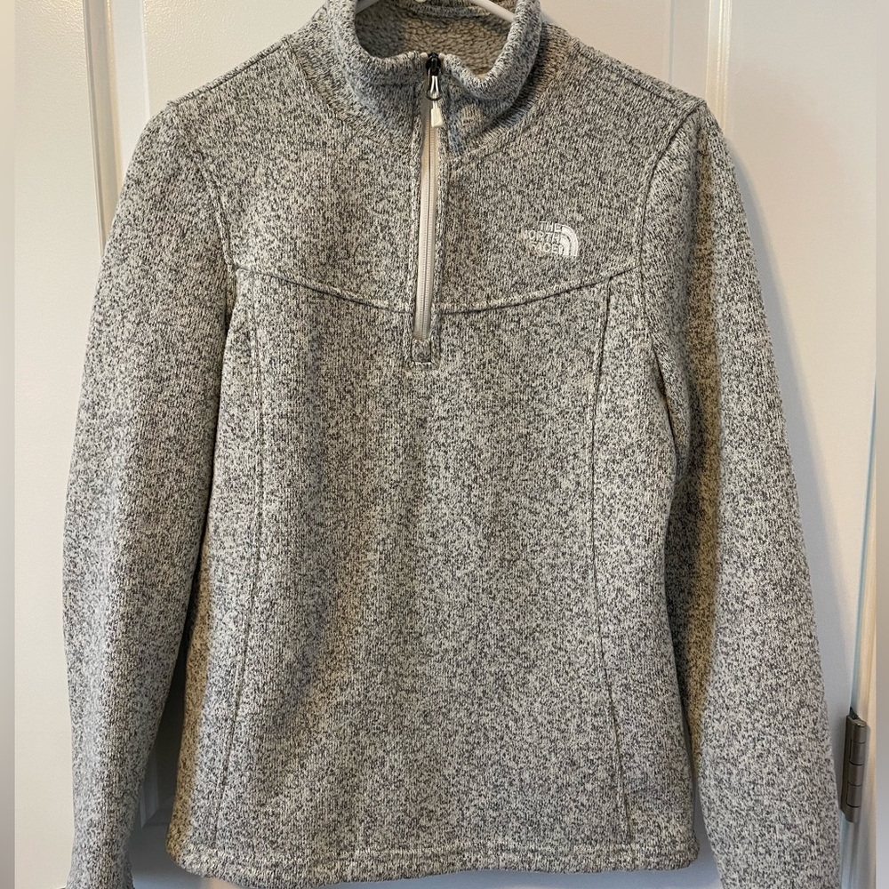 The North Face sweater size M cream/gray color